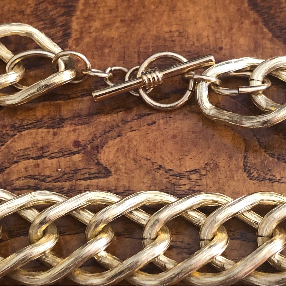 Vintage Avon gold plated chain link toggle clasp choker necklace - Picture 9 of 10